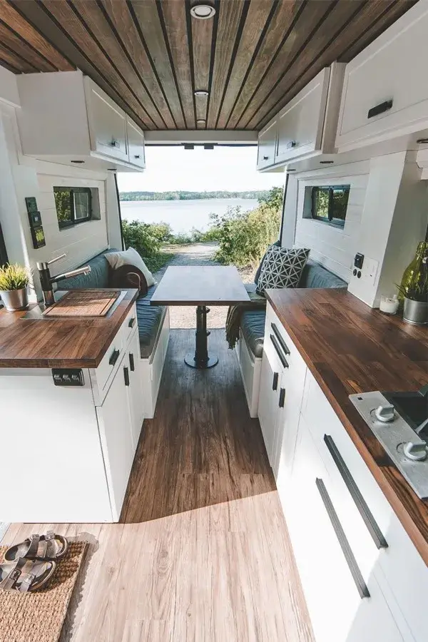 Autocaravanas estilo retro 1 - Decoración de una autocaravana por dentro: ¡Te mostramos cómo!