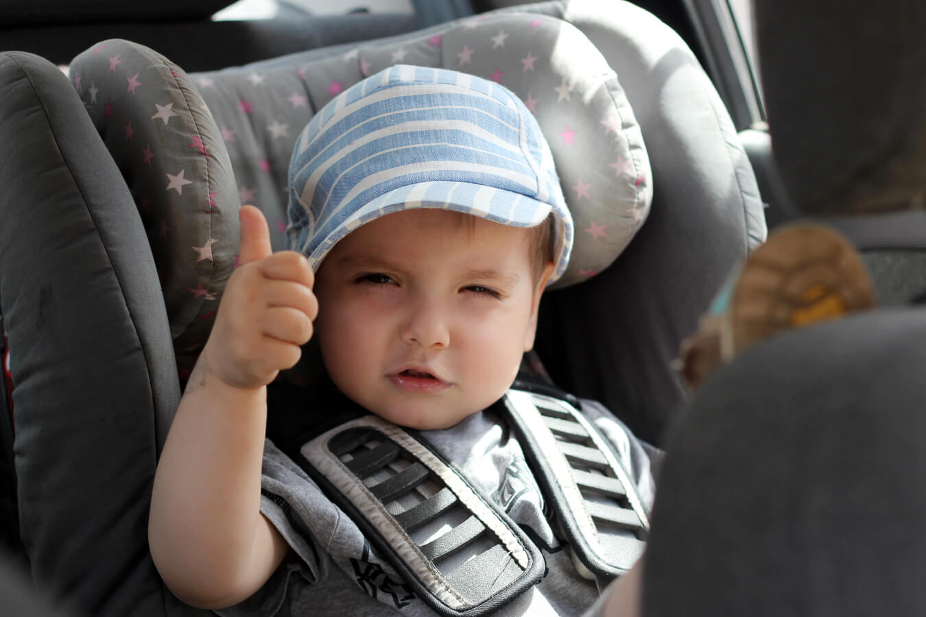 DGT y sillas de niños, ¿qué dice la normativa?