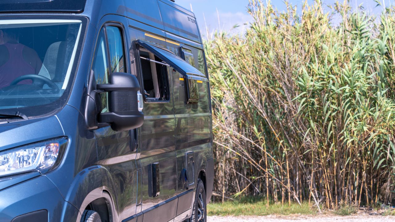 como organizar una camper para vivir con comodidad