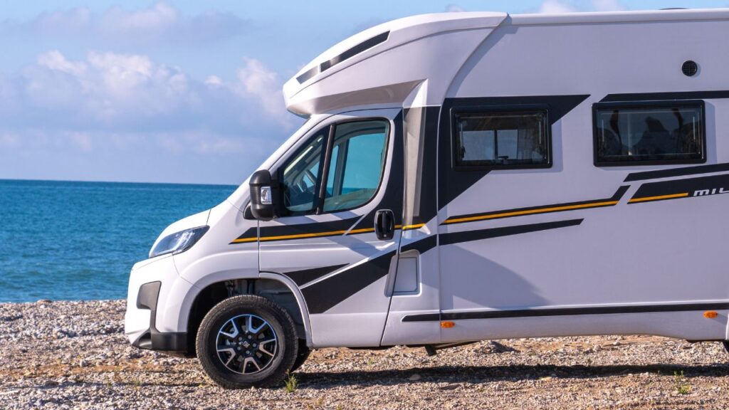 elige el gato adecuado para tu autocaravana 1 - Gato hidráulico para autocaravana: compra y uso <strong>Choisissez le bon cric pour votre camping-car</strong>