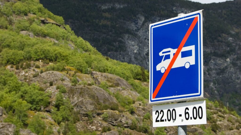 es seguro dormir en una autocaravana